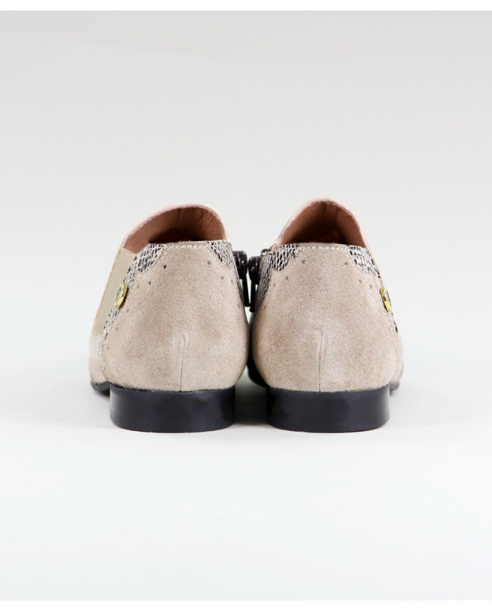 Mistress Ginova Buttons from Ponta Bicuda with Standard