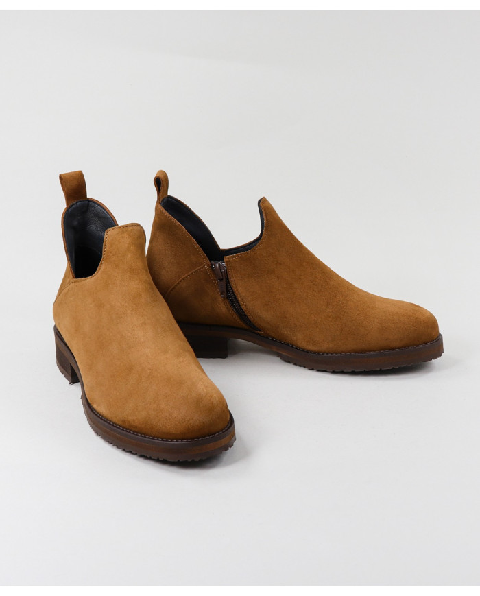 Botas de Senhora Ginova com Corte a Frente