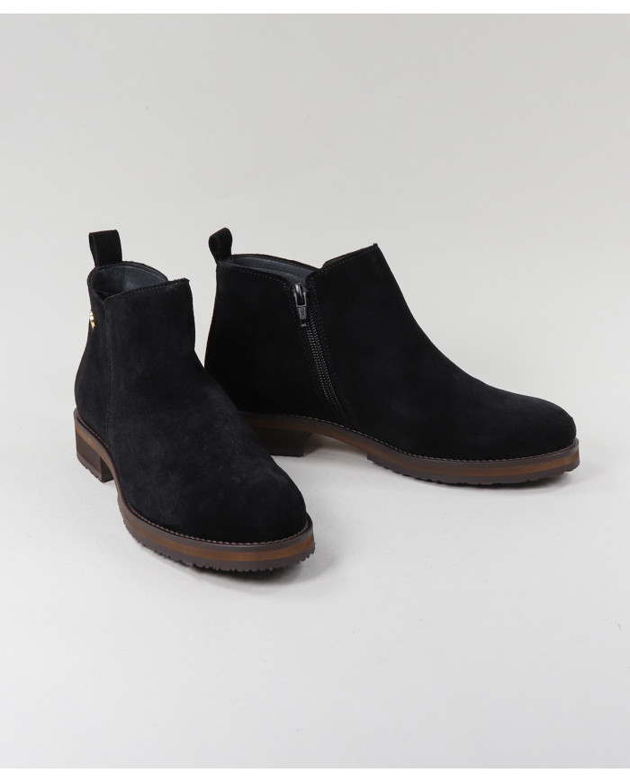 Black Boots of Lady Ginova with Fecho