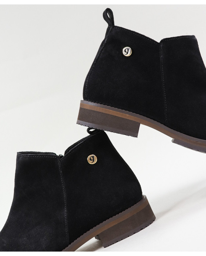 Black Boots of Lady Ginova with Fecho