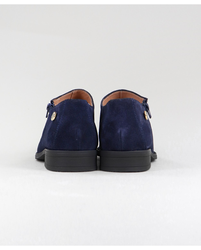 Blue Boots of Lady Ginova with Close on the Lateral