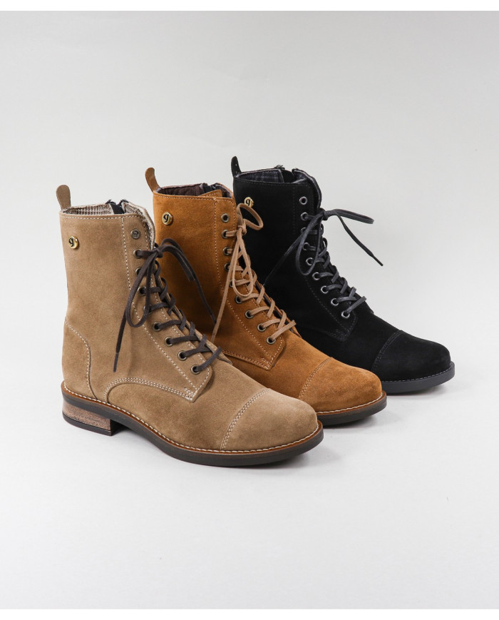 Women's Ginova Boots with Fabric Interior