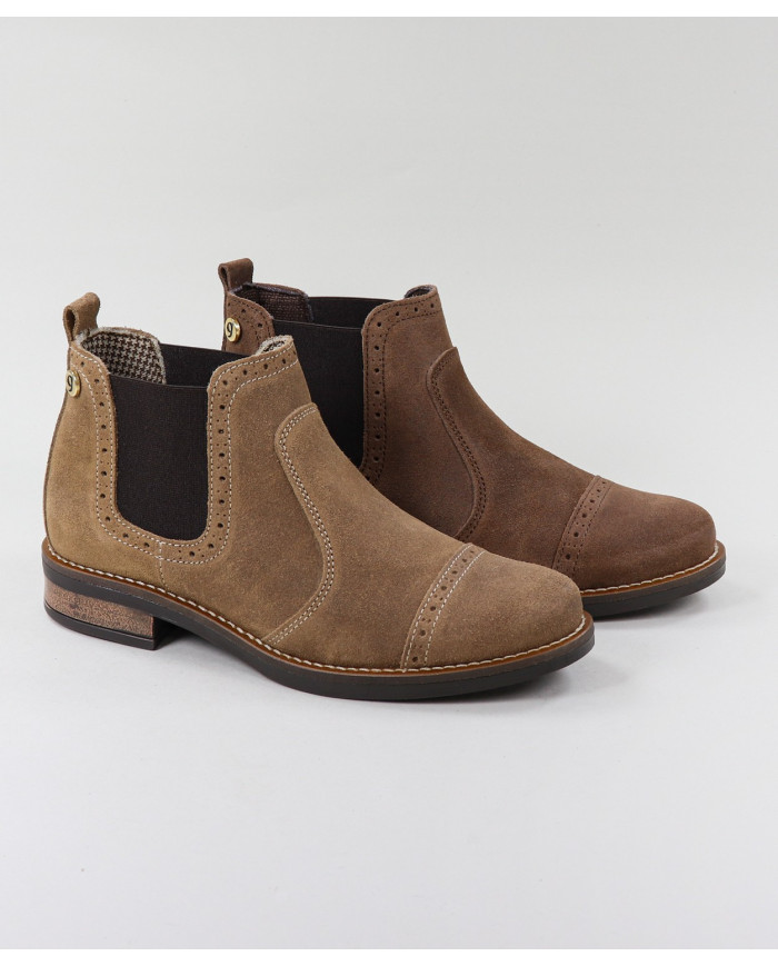 Ms. Ginova Boots with Seams