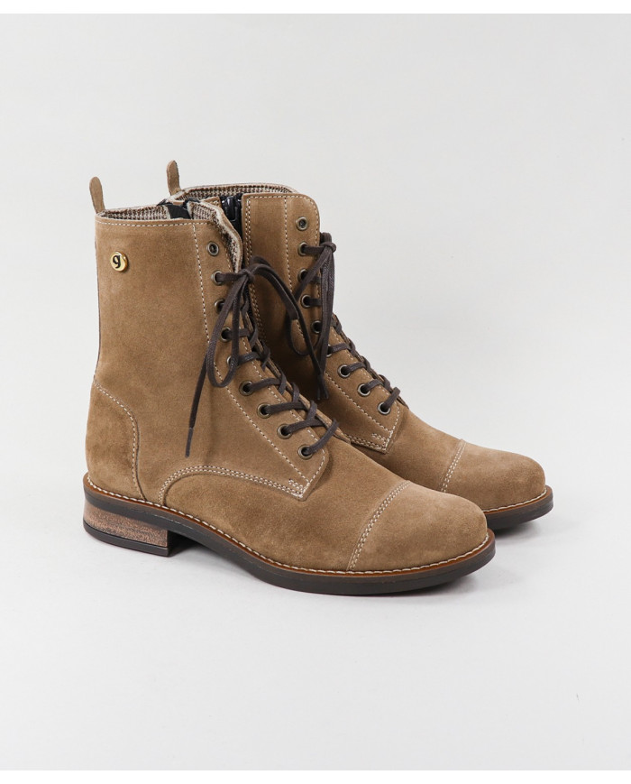 Taupe Boots of Lady Ginova with Fabric Interior