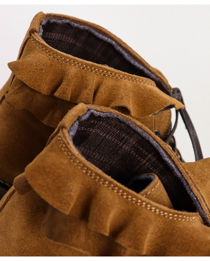 Botas de Senhora Ginova com Folhos