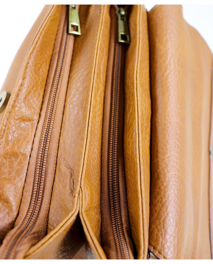 Mochila Camel de Senhora com Pormenor Metálico