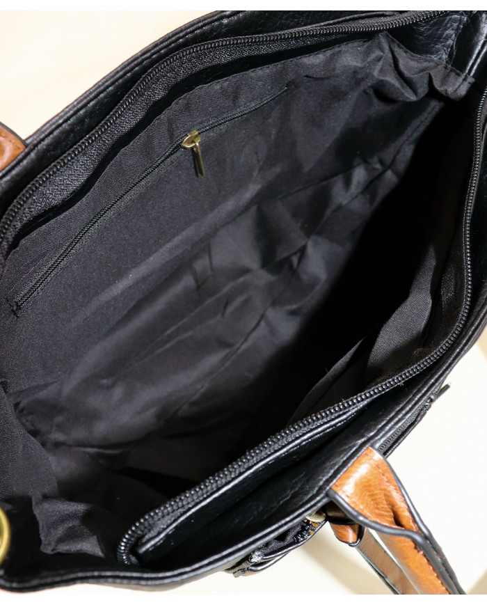 Mala Preta de Senhora com Bolso Frontal