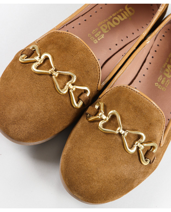 Zapatos Lady Ginova con aplique dorado