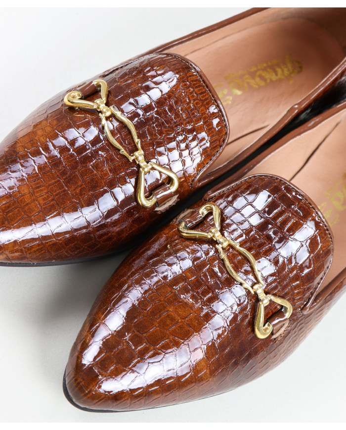 Lady Ginova Shoes with Golden Applique