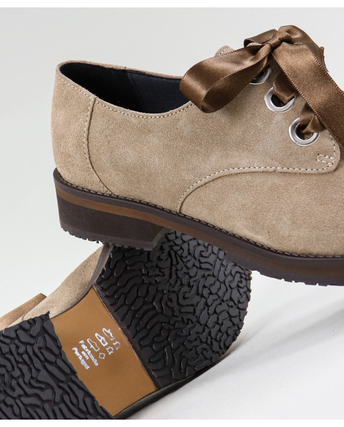 Sapatos de Senhora Ginova com Laço de Cetim