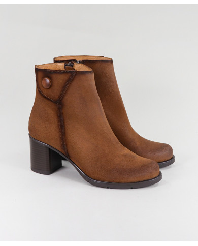 Camel Boots of Madame Ginova Comfortable