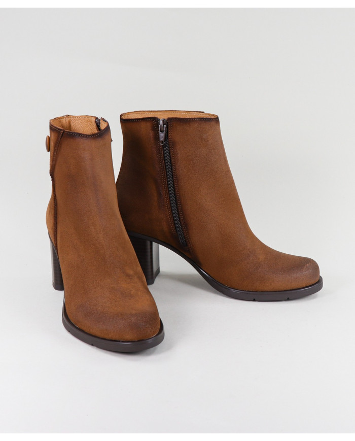 Camel Boots of Madame Ginova Comfortable