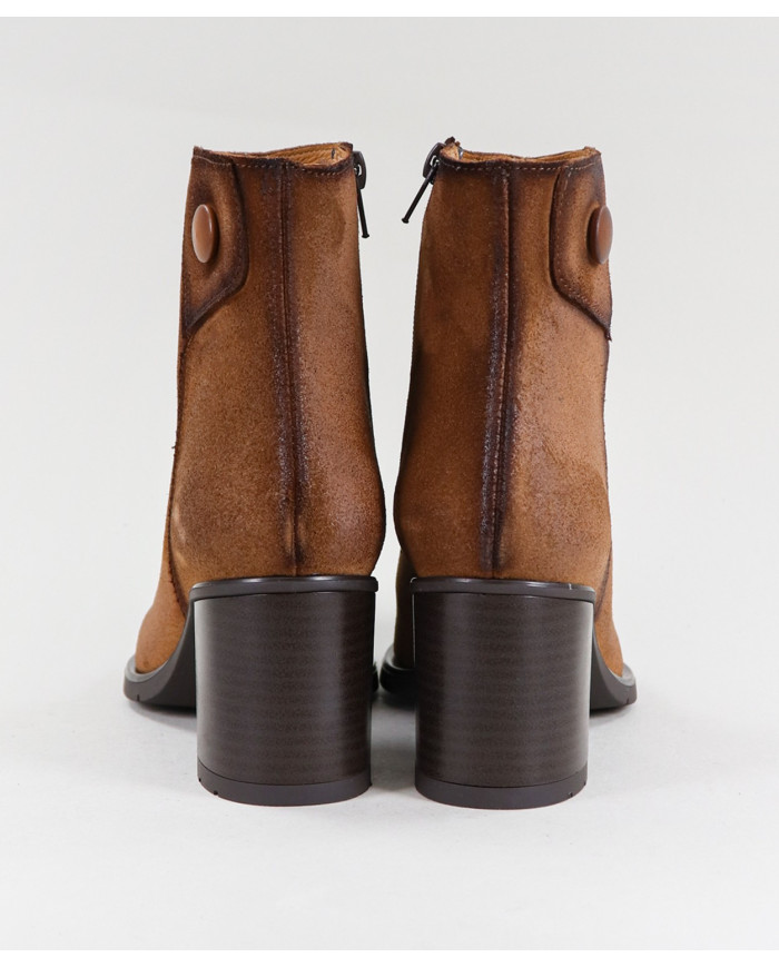 Camel Boots of Madame Ginova Comfortable