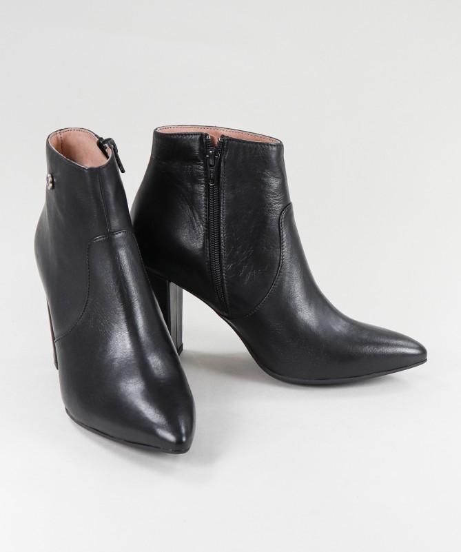 Botas Pretas de Senhora Ginova com Fecho