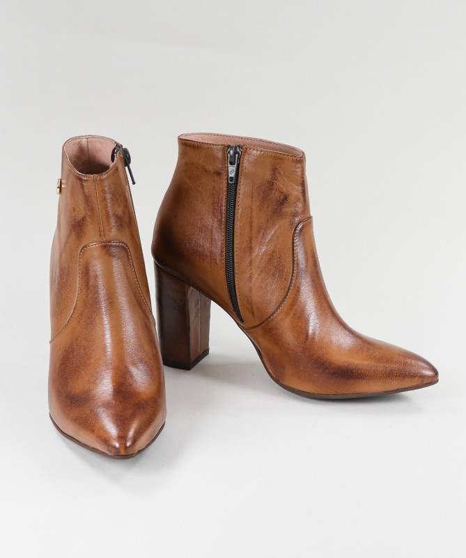 Botas Camel de Senhora Ginova com Fecho