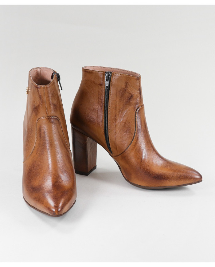 Maria Ginova Botas con Fecho