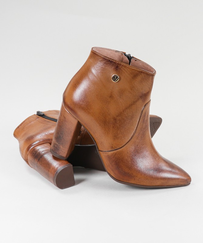 Botas Camel de Senhora Ginova com Fecho