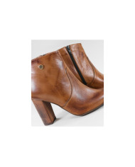 Camel Boots of Lady Ginova with Fecho