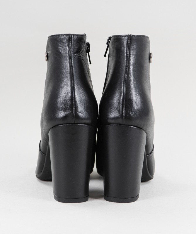 Botas Pretas de Senhora Ginova com Fecho