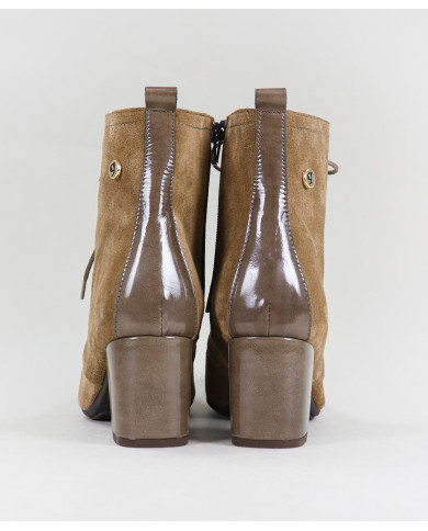 Botas Taupe de Senhora Ginova com Atacadores