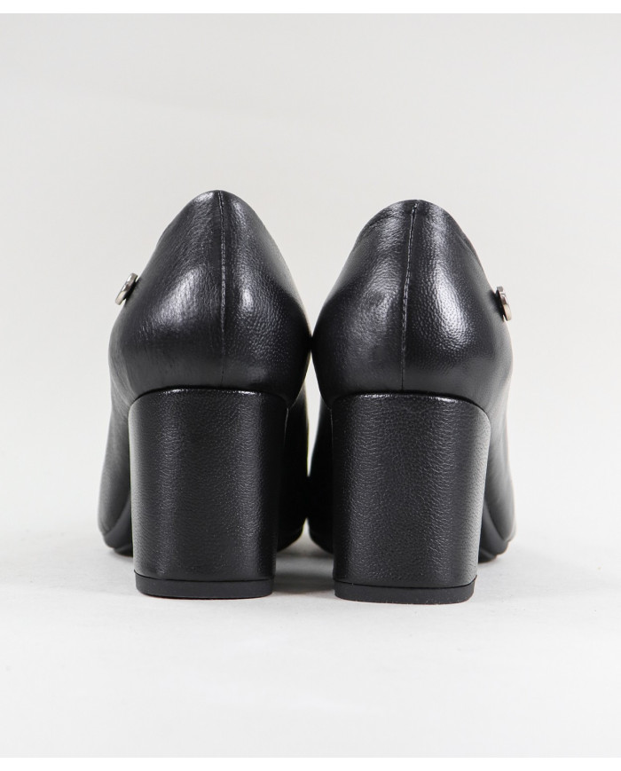 Zapatos Cerrados de Tacón Ginova