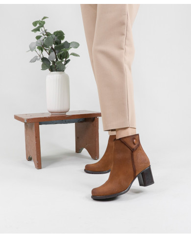 Camel Boots of Madame Ginova Comfortable