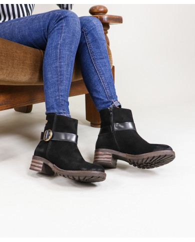 Black Boots of Lady Ginova with Fecho