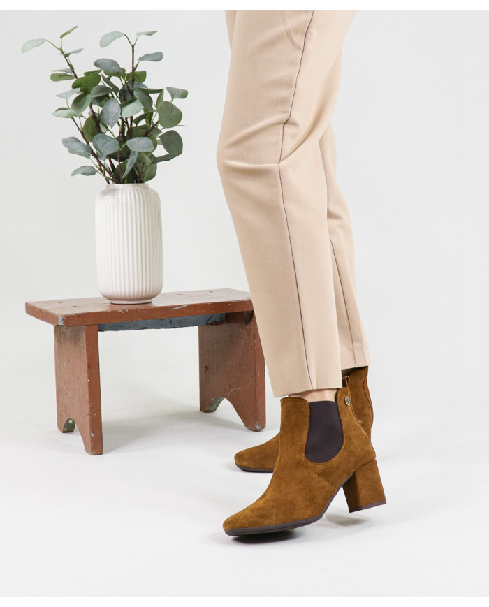 Boots of Lady Ginova with Elastic