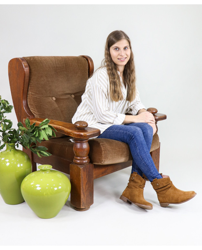 Ms. Ginova Boots with Pullers