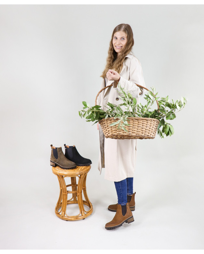 Ms. Ginova's Boots with Elastic in the Laterals