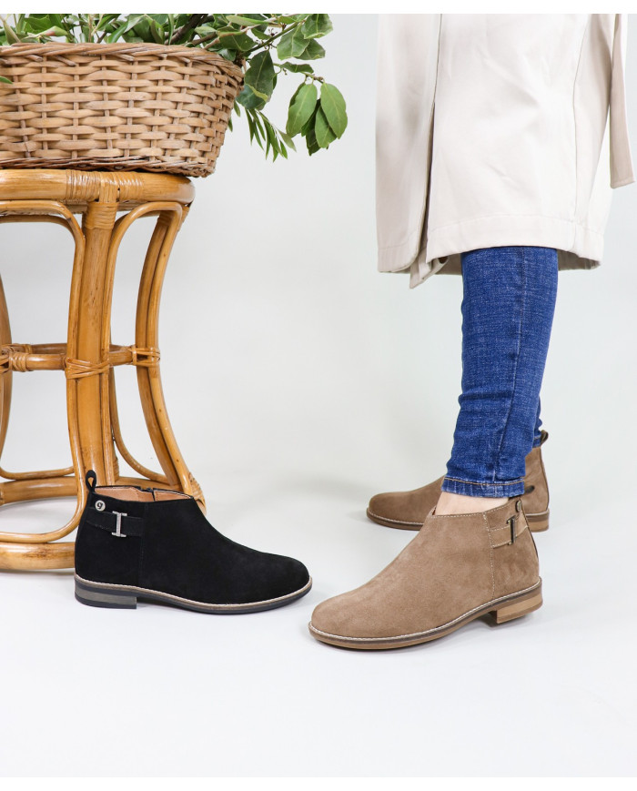 Lady Ginova Boots with Side Buckle