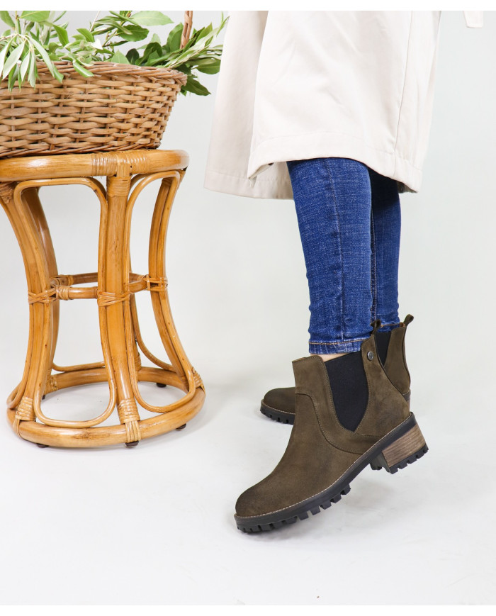 Botas de Senhora Ginova com Elástico nas Laterais