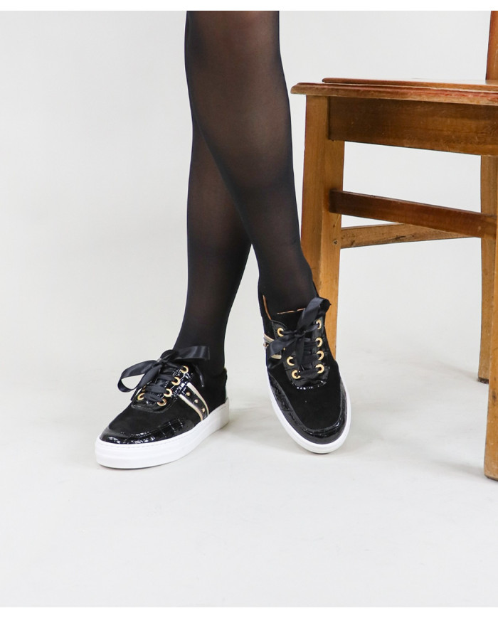 Lady Ginova shoes with Details in Golden