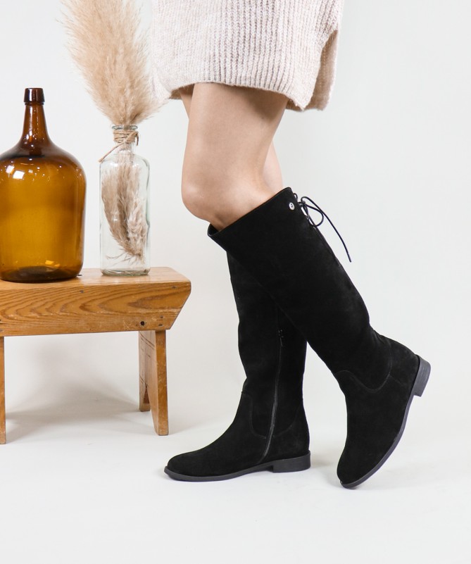 Botas Rasas com Cano Alto Ginova