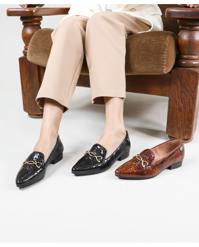 Lady Ginova Shoes with Golden Applique