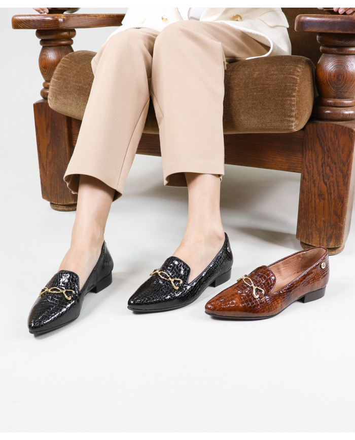 Lady Ginova Shoes with Golden Applique