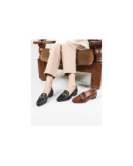 Sapatos de Senhora Ginova com Aplique Dourado