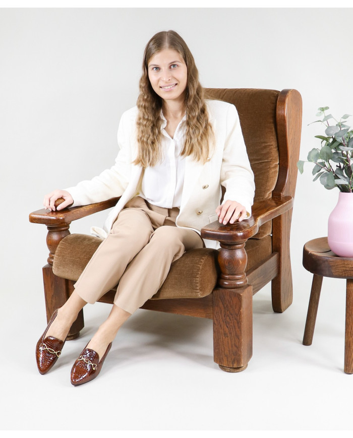 Zapatos Lady Ginova con aplique dorado