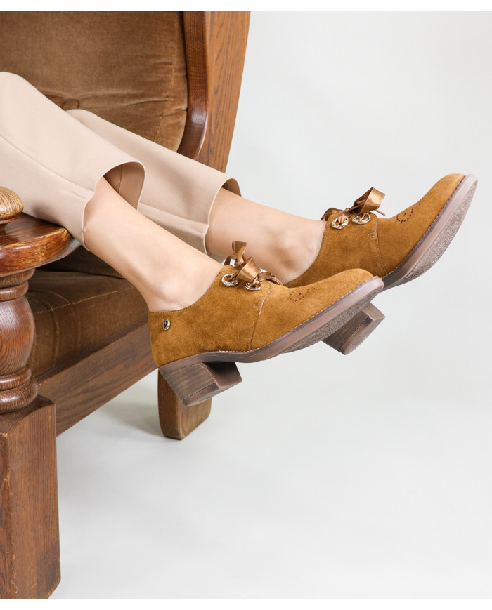 Botas de Senhora Ginova com Laço de Cetim