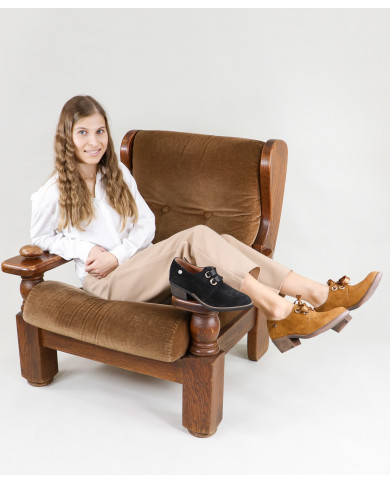 Botas de Senhora Ginova com Laço de Cetim