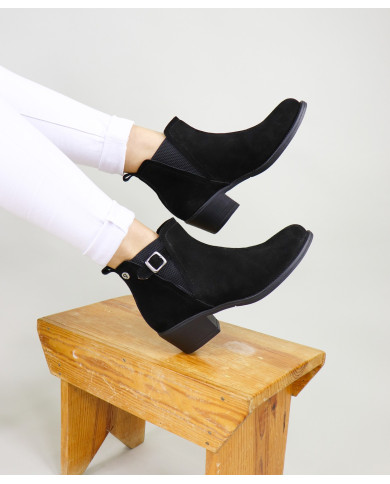 Botas de Senhora Ginova com Elástico nas Laterais