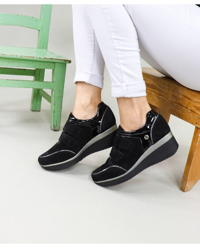 Lady Ginova shoes in Cunha with Velcro