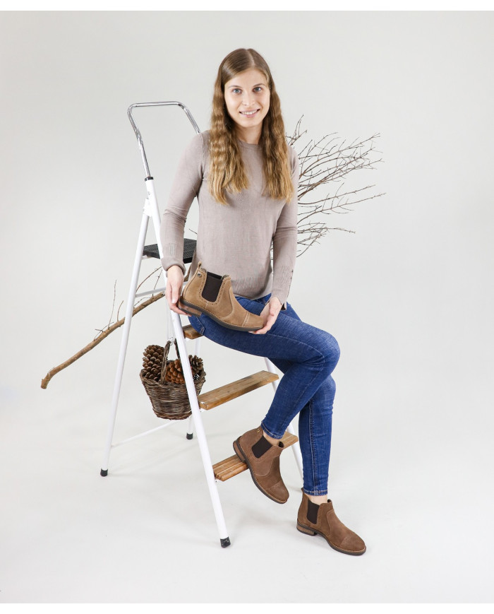 Ms. Ginova Boots with Seams