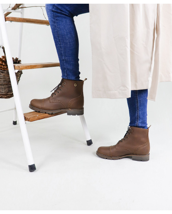 Mistress Ginova Boots with Wholesalers