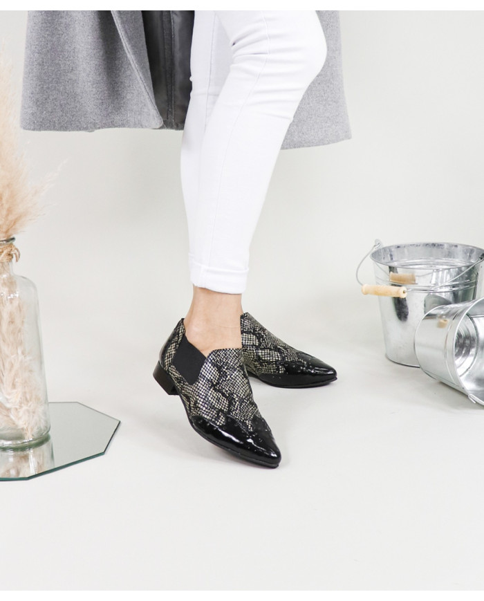 Mistress Ginova Buttons from Ponta Bicuda with Standard