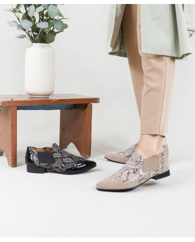 Mistress Ginova Buttons from Ponta Bicuda with Standard