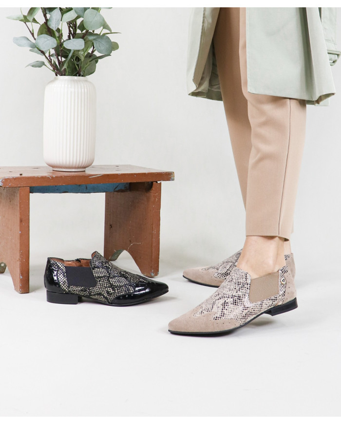 Mistress Ginova Buttons from Ponta Bicuda with Standard