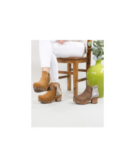 Women's Ginova Boots with Closes on the Laterals