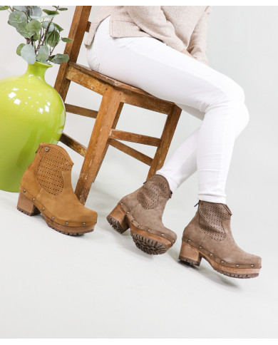 Botas de Senhora Ginova Perforated with Wood Sole