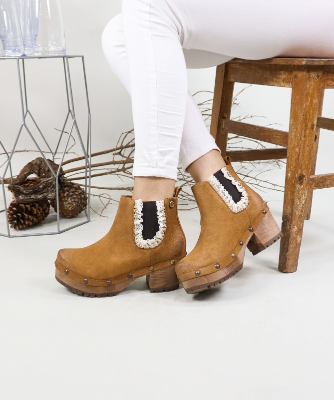 Botas de Mulher Ginova com Renda